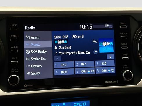 Used 2022 Toyota Tacoma SR5 w/ Technology Package image 9