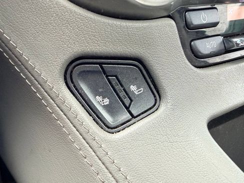 Used 2019 Chevrolet Suburban LT AWD/4WD image 18
