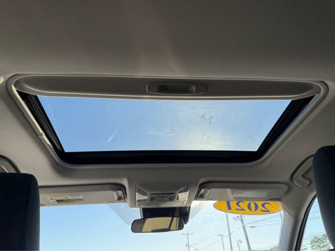 Used 2021 Toyota RAV4 XLE w/ Convenience Package image 26