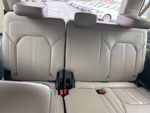 Used 2024 Ford Expedition Max Limited image 16