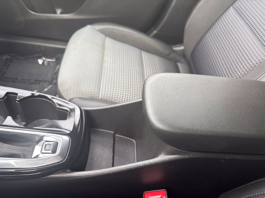 Used 2025 Chevrolet Trax LT FWD image 24
