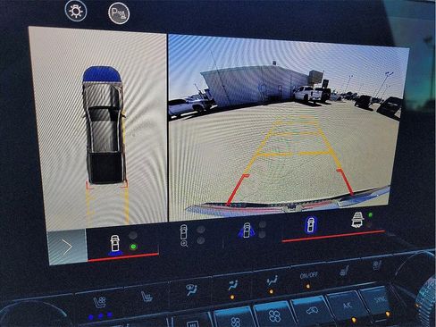 Used 2023 GMC Canyon AT4 w/ AT4 Premium Package image 18