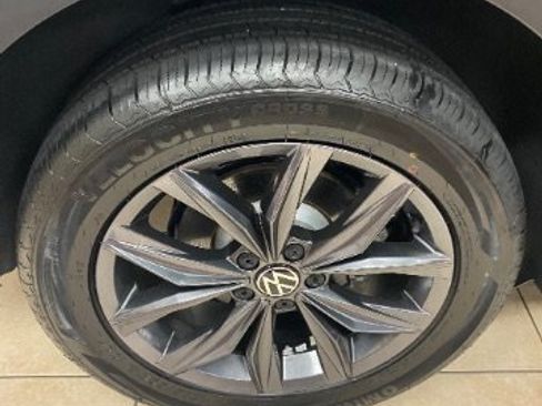 Used 2023 Volkswagen Tiguan SE FWD image 31