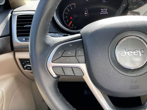 Used 2018 Jeep Grand Cherokee Laredo RWD image 24
