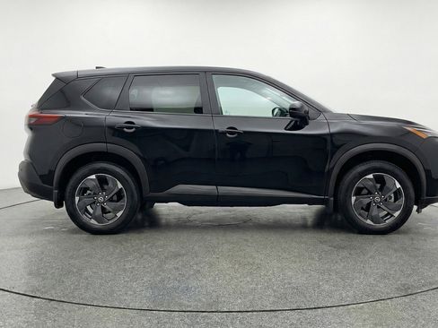 Used 2025 Nissan Rogue SV image 11