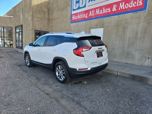 Used 2024 GMC Terrain SLT image 6