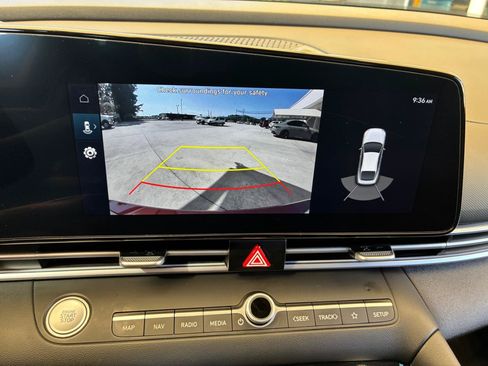 Used 2023 Hyundai Elantra Limited FWD image 23