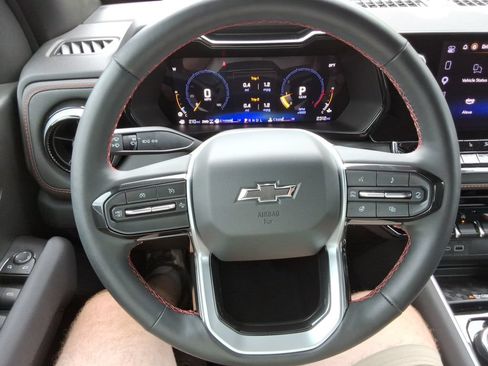 Certified 2025 Chevrolet Colorado Z71 w/ Technology Package AWD/4WD image 24