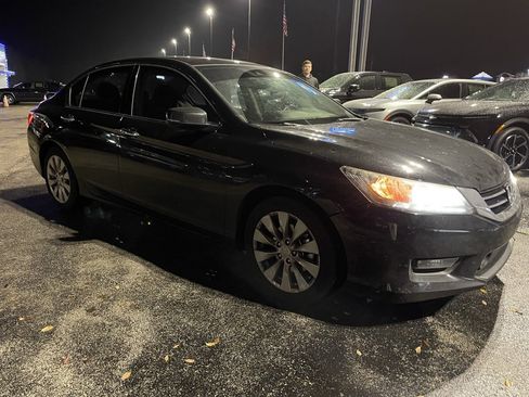 Used 2015 Honda Accord Touring image 3