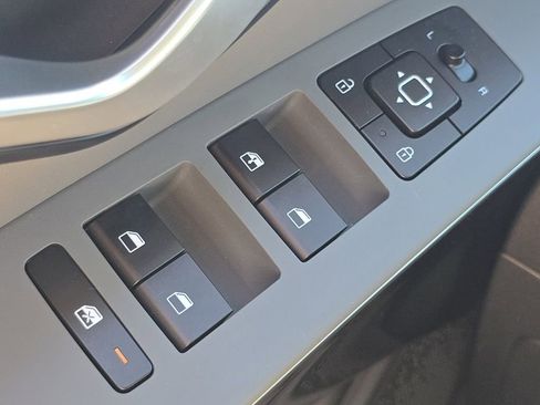 Used 2025 Kia Niro EX image 26