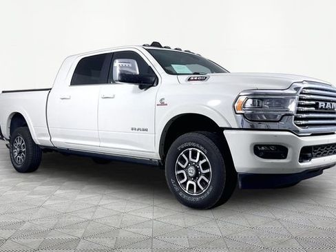 Used 2024 RAM 2500 Limited w/ Towing Technology Group AWD/4WD image 2