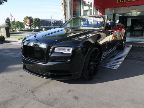 Used 2017 Rolls-Royce Dawn image 51