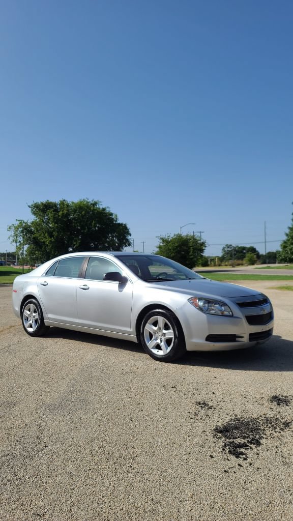Used 2012 Chevrolet Malibu LS FWD image 2