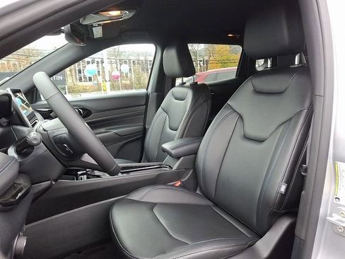 New 2026 Jeep Compass Limited image 9