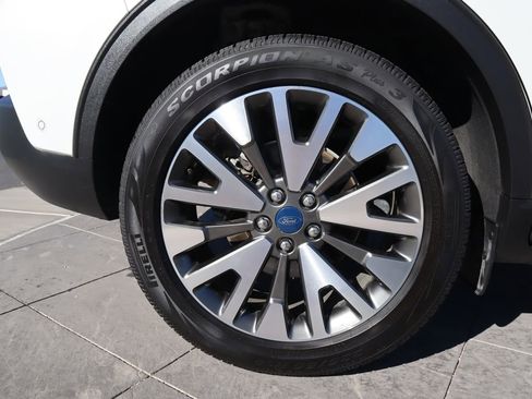 Used 2020 Ford Escape Titanium image 31