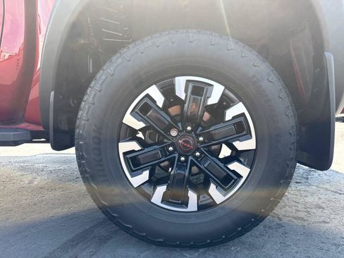 Used 2022 Nissan Frontier PRO-4X w/ Technology Package AWD/4WD image 30