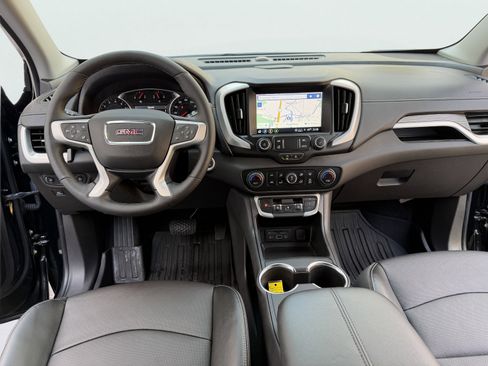 Used 2024 GMC Terrain SLT w/ Infotainment Package II AWD/4WD image 2