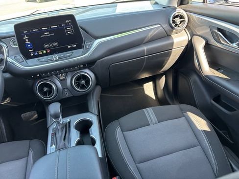 Used 2025 Chevrolet Blazer LT FWD image 16