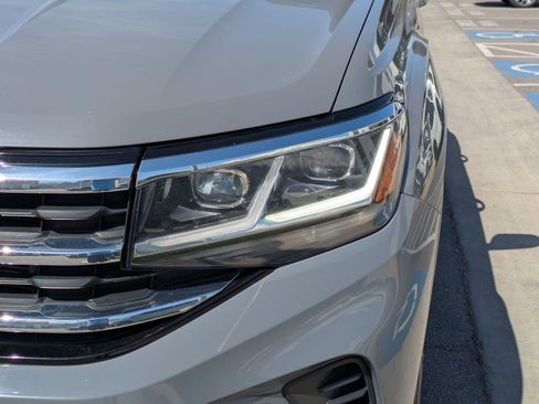 Used 2020 Volkswagen Atlas Cross Sport SE w/ Towing Package AWD/4WD image 12
