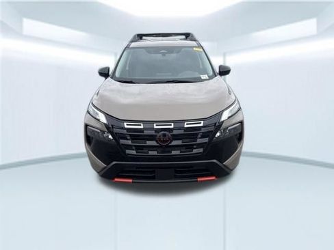 Used 2025 Nissan Rogue SV AWD/4WD image 2