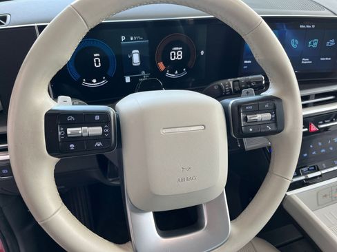 Used 2025 Hyundai Santa Fe SEL image 28