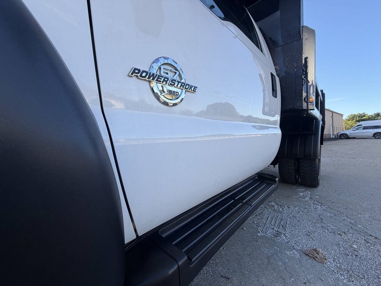 Used 2014 Ford F550 4x4 Regular Cab Super Duty image 2