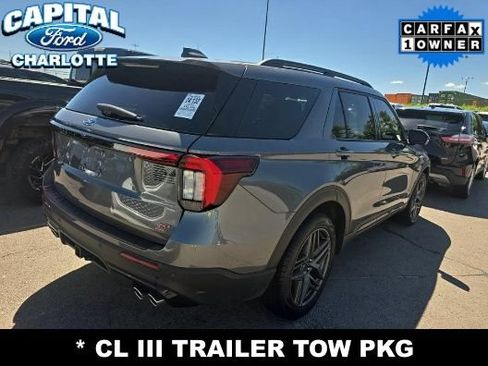 Used 2025 Ford Explorer ST AWD/4WD image 4