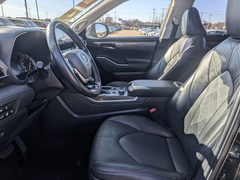 Used 2022 Toyota Highlander Platinum image 26