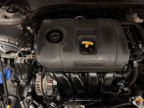 Certified 2024 Kia Forte LXS image 22