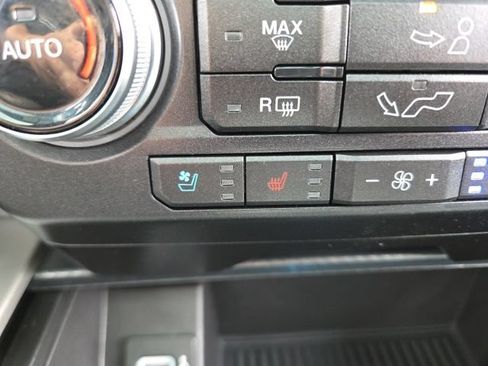 Used 2018 Ford F150 Lariat w/ Equipment Group 502A Luxury AWD/4WD image 9