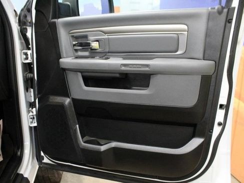 Used 2019 RAM 1500 Big Horn AWD/4WD image 9