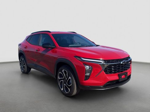 New 2026 Chevrolet Trax RS w/ Sunroof Package FWD image 8