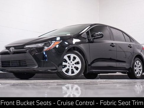 Used 2025 Toyota Corolla LE FWD image 1