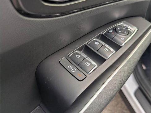 New 2025 Kia Sorento LX image 16