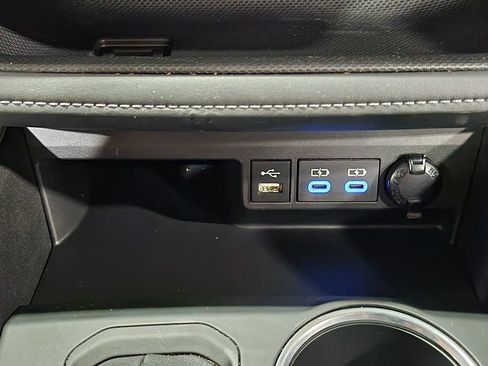Used 2022 Toyota Highlander XLE FWD image 39