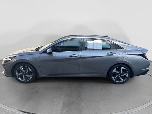 Used 2022 Hyundai Elantra Limited FWD image 5