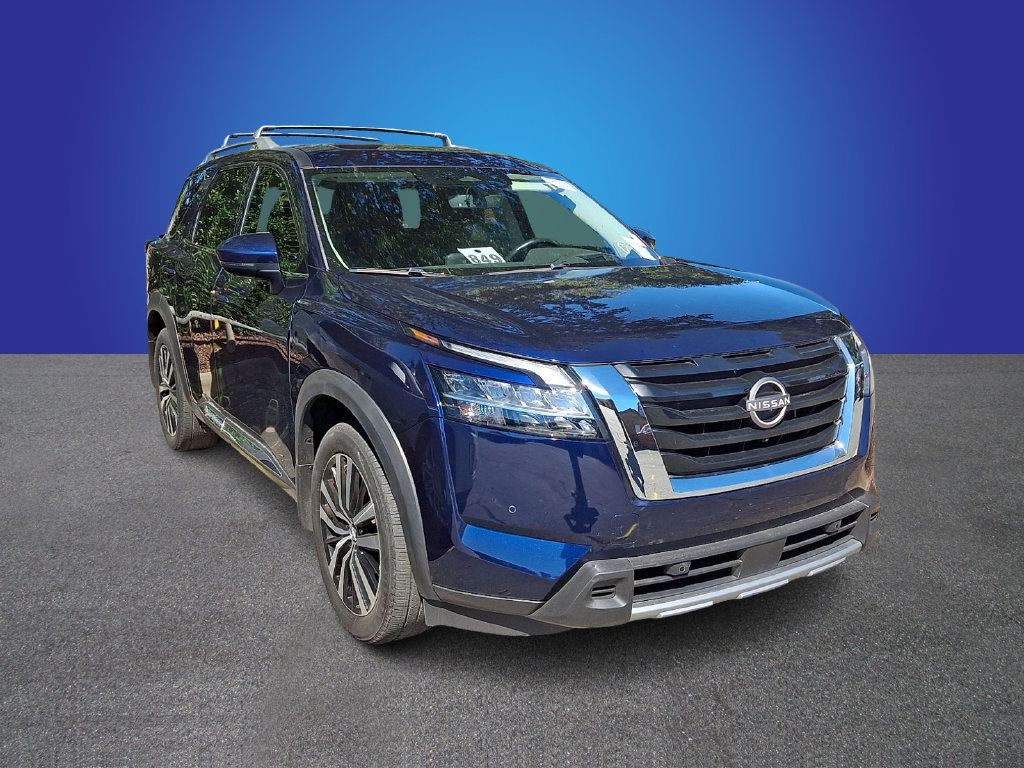 Used 2023 Nissan Pathfinder Platinum w/ Cargo Package AWD/4WD image 2