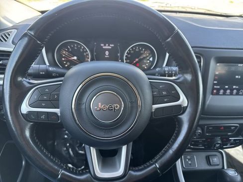Used 2019 Jeep Compass Latitude FWD image 13