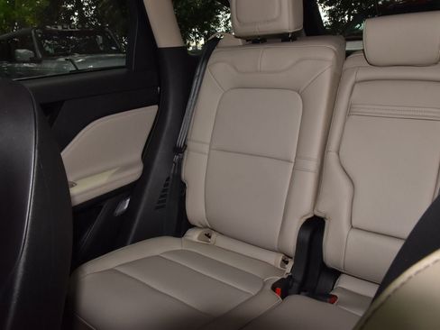 New 2026 Lincoln Corsair Premiere FWD image 19