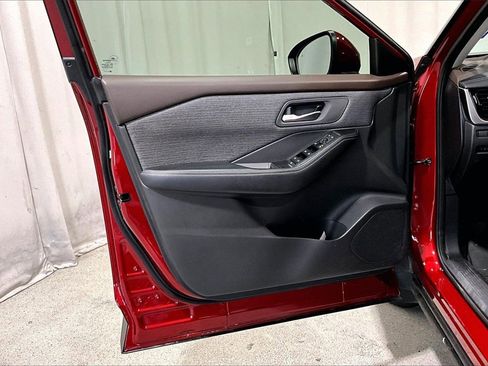 Used 2021 Nissan Rogue SV image 21