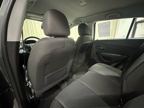 Used 2020 Chevrolet Trax LS image 21