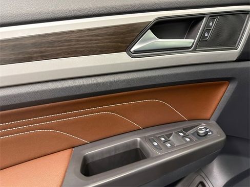 Used 2023 Volkswagen Atlas SE image 33