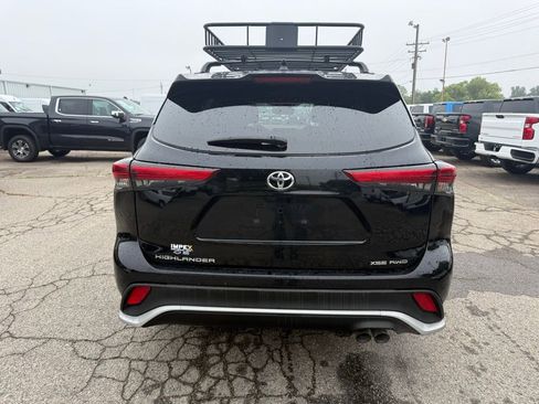 Used 2023 Toyota Highlander XSE AWD/4WD image 4