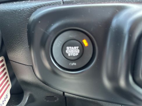 Used 2022 Jeep Gladiator Rubicon AWD/4WD image 29
