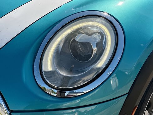 Used 2018 MINI Cooper S image 32