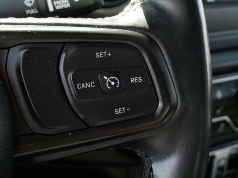 Used 2022 Jeep Gladiator Willys image 25