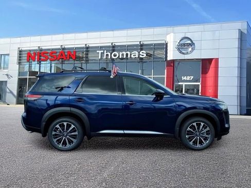 New 2026 Nissan Pathfinder Platinum AWD/4WD image 2