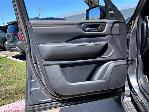 New 2026 Nissan Armada PRO-4X w/ Captain's Chari Seat Package AWD/4WD image 15