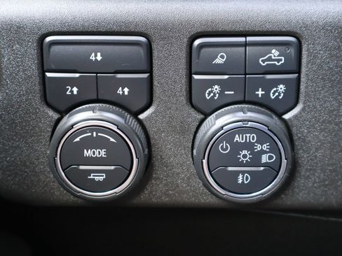 Used 2024 Chevrolet Silverado 2500 LT w/ Texas Edition AWD/4WD image 29