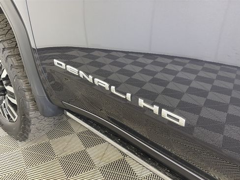 Used 2024 GMC Sierra 2500 Denali Ultimate AWD/4WD image 19